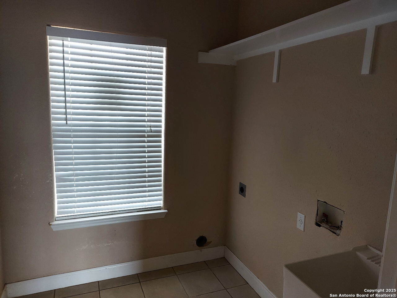 property viewer photo 6