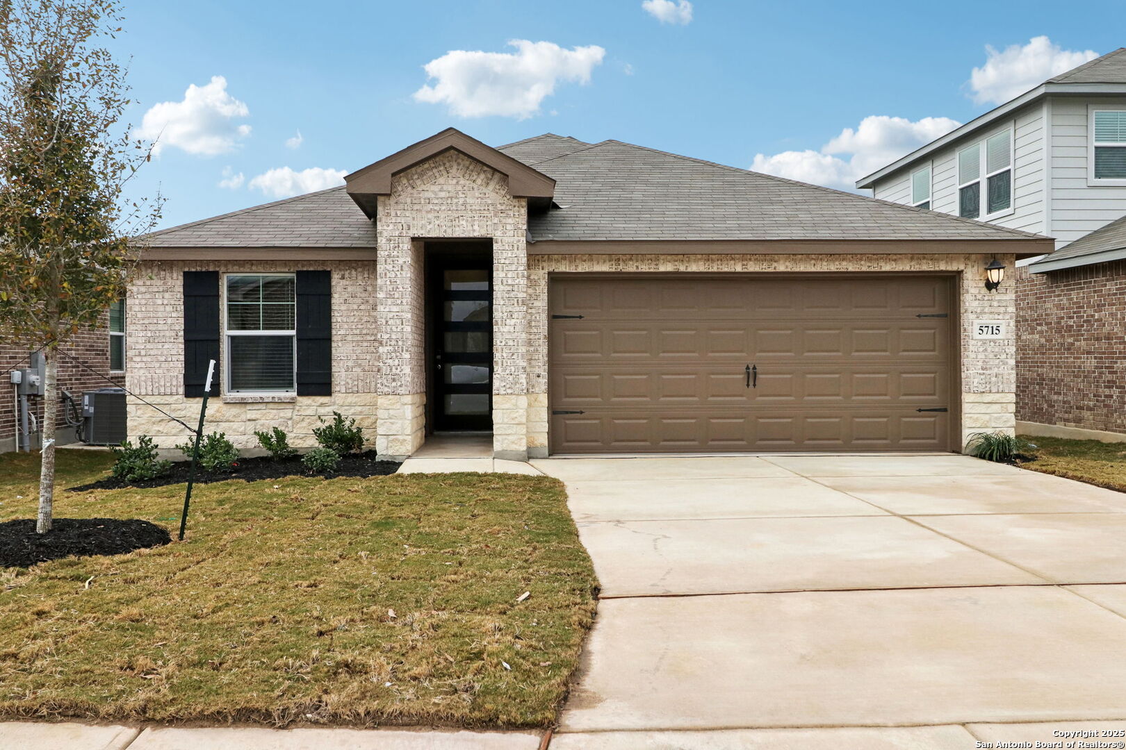 main property photo 0