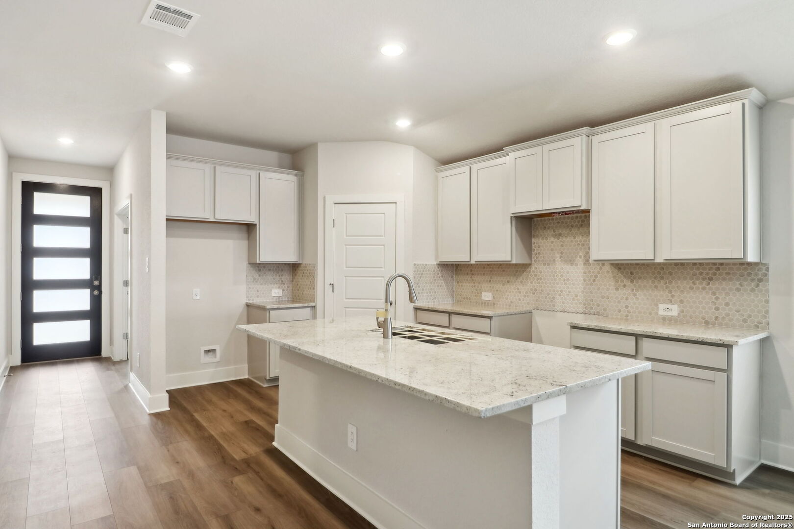 property viewer photo 10