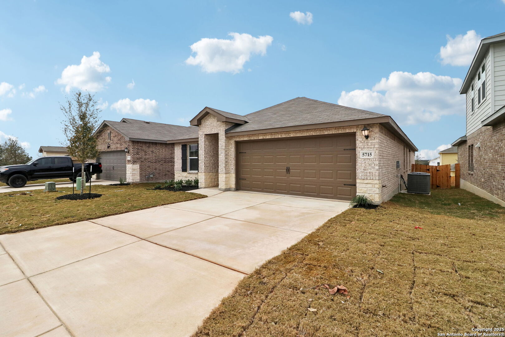 property viewer photo 2