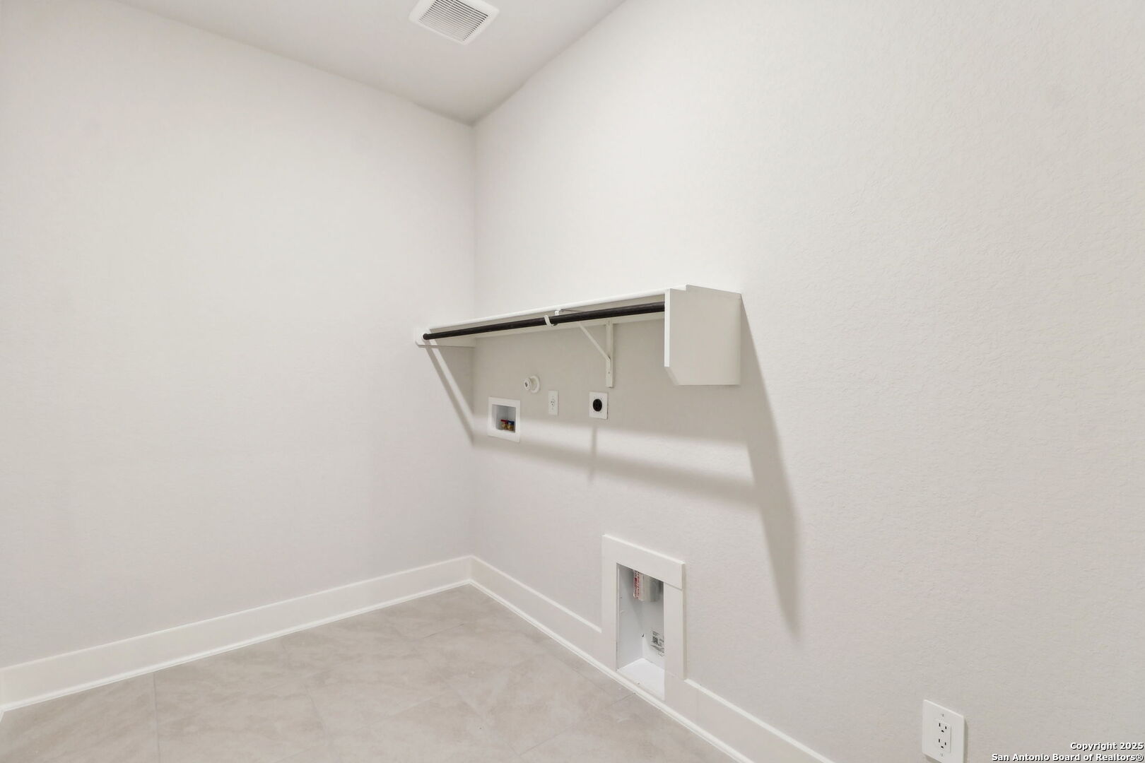 property viewer photo 27