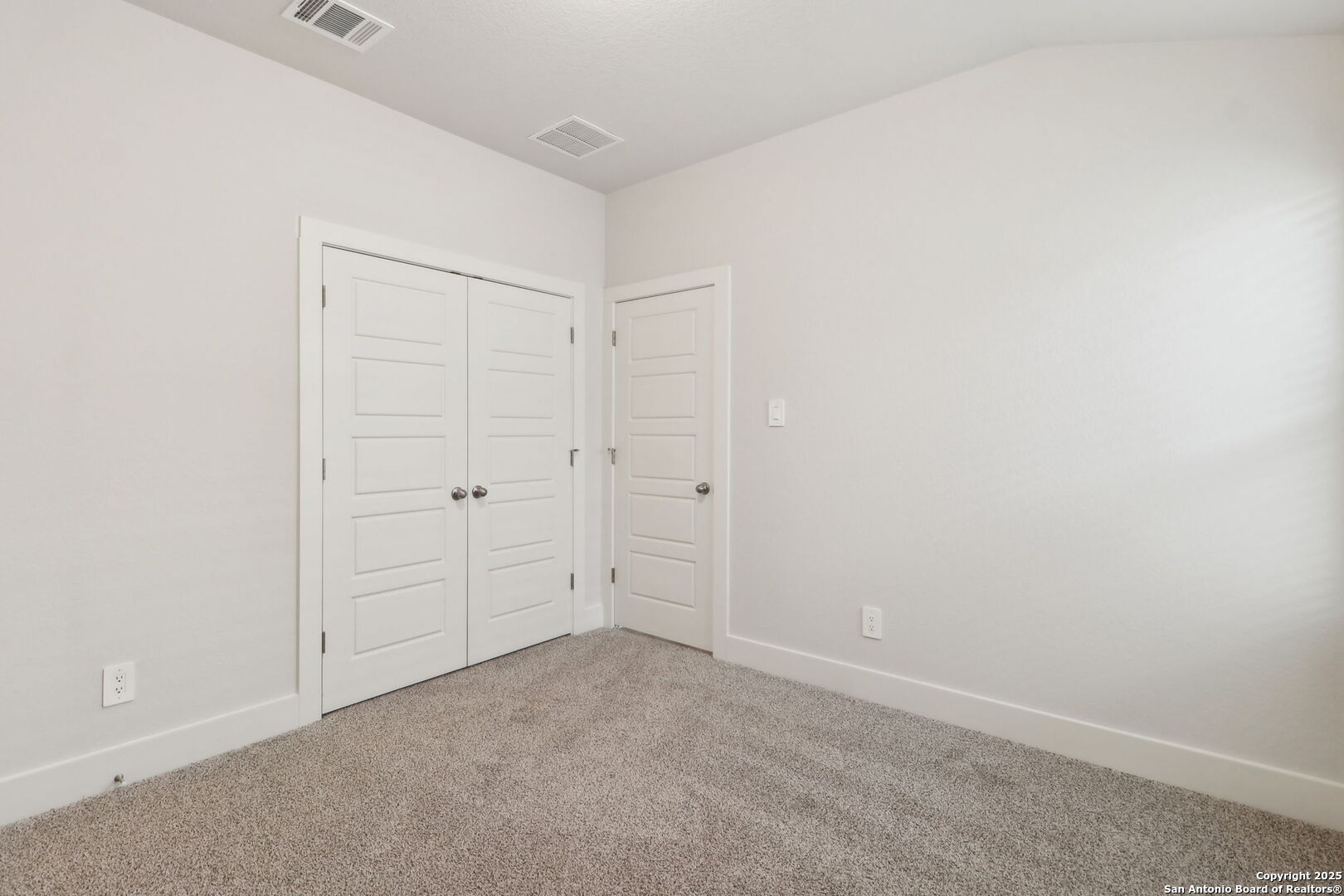 property viewer photo 31