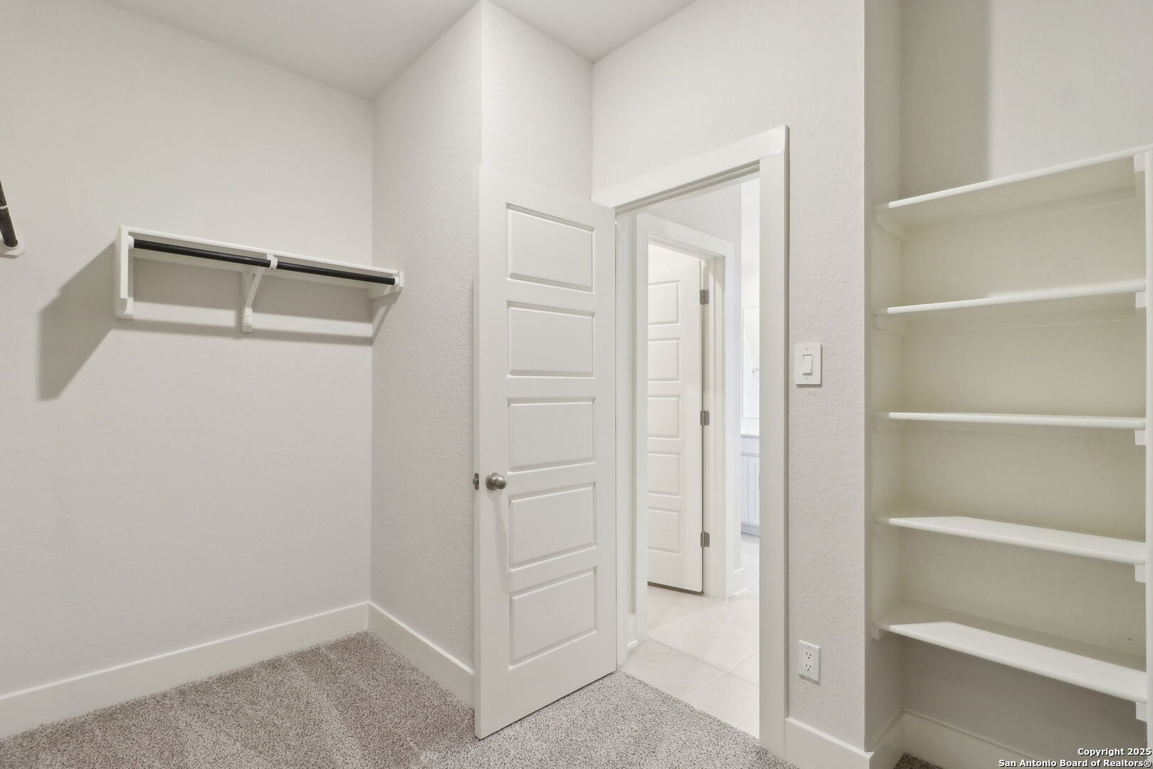 property viewer photo 33