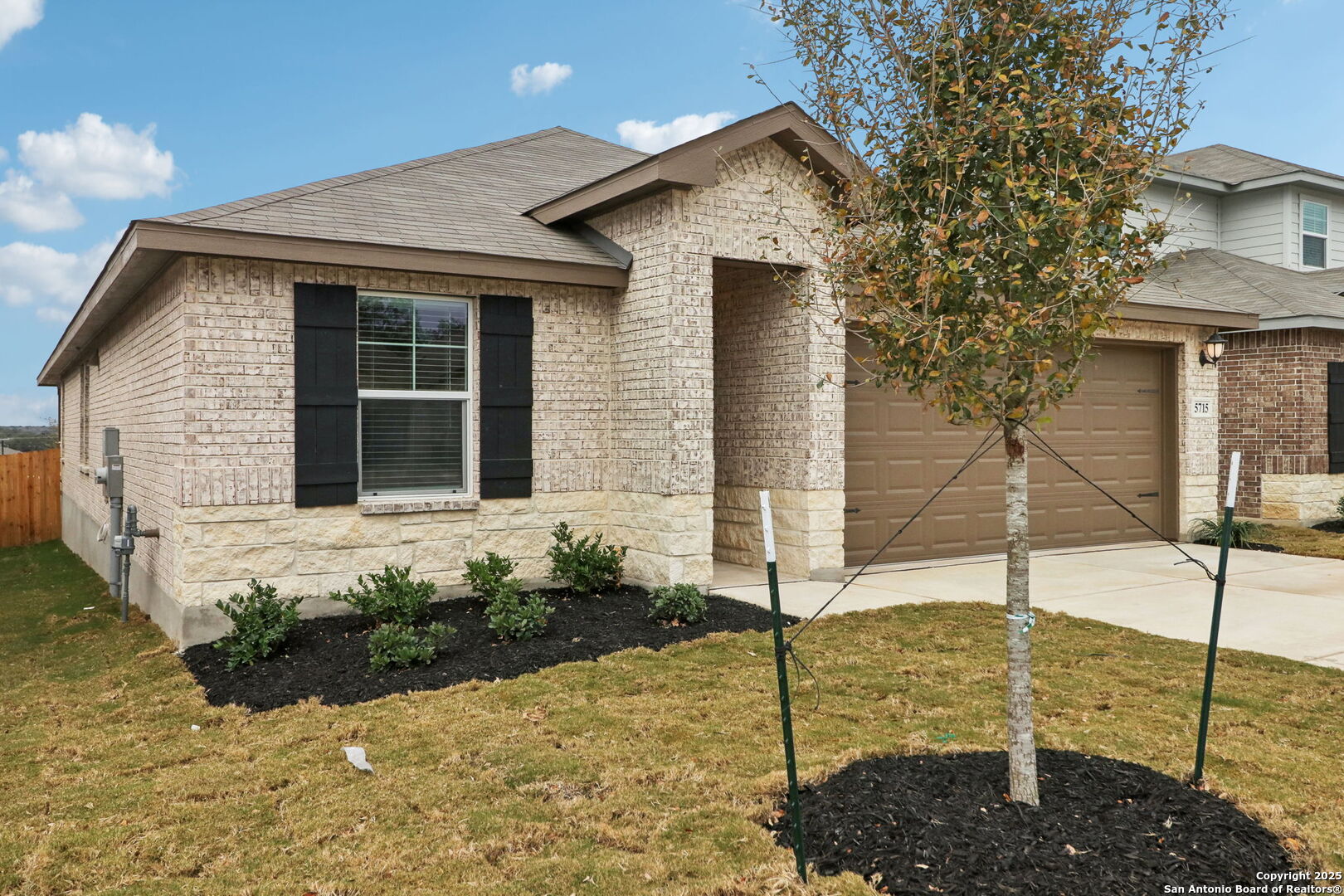property viewer photo 4