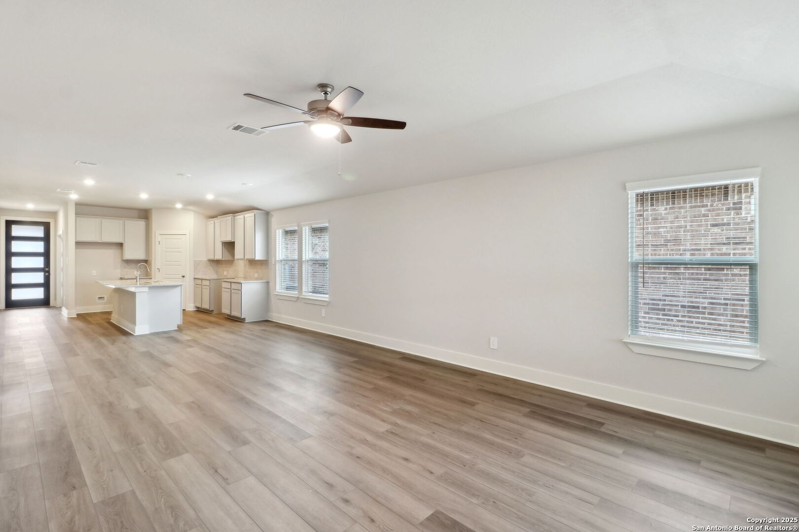 property viewer photo 6
