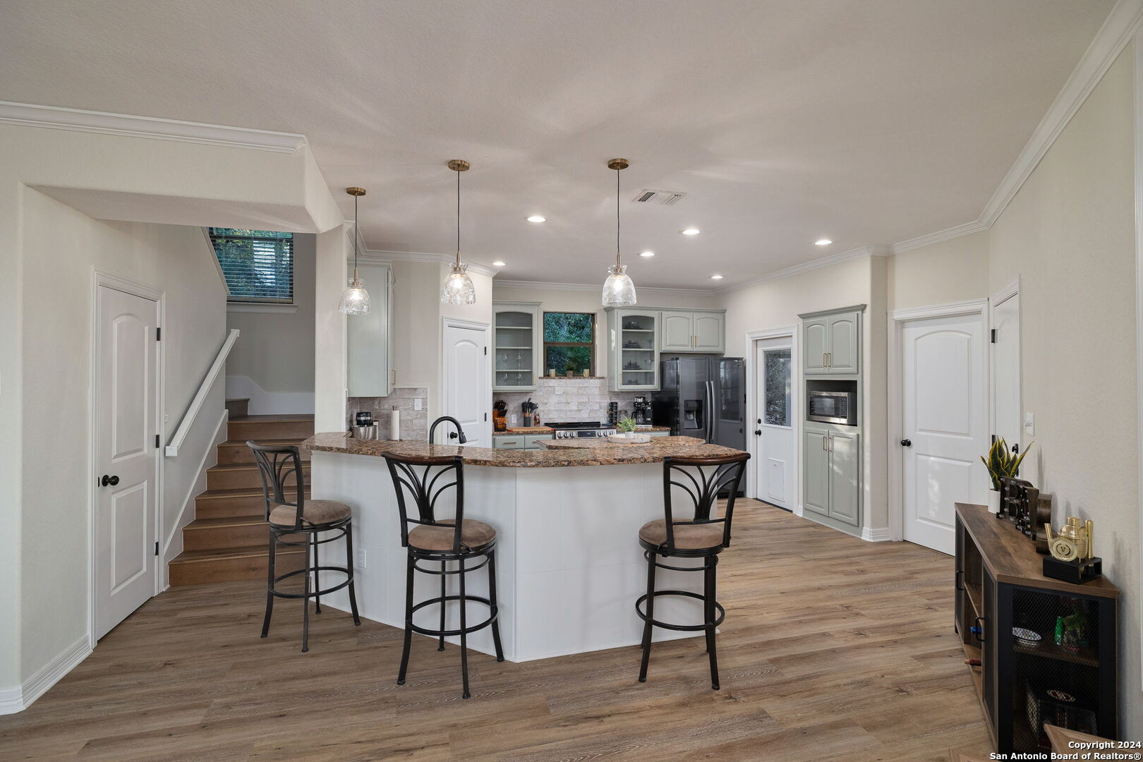 main property photo 17