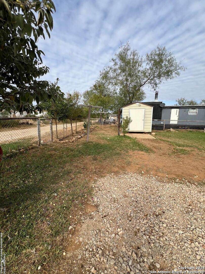 main property photo 7