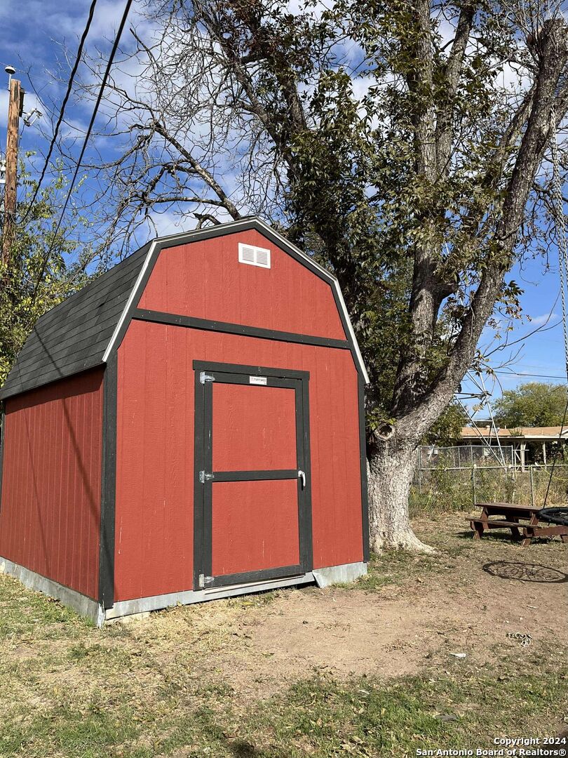 main property photo 15