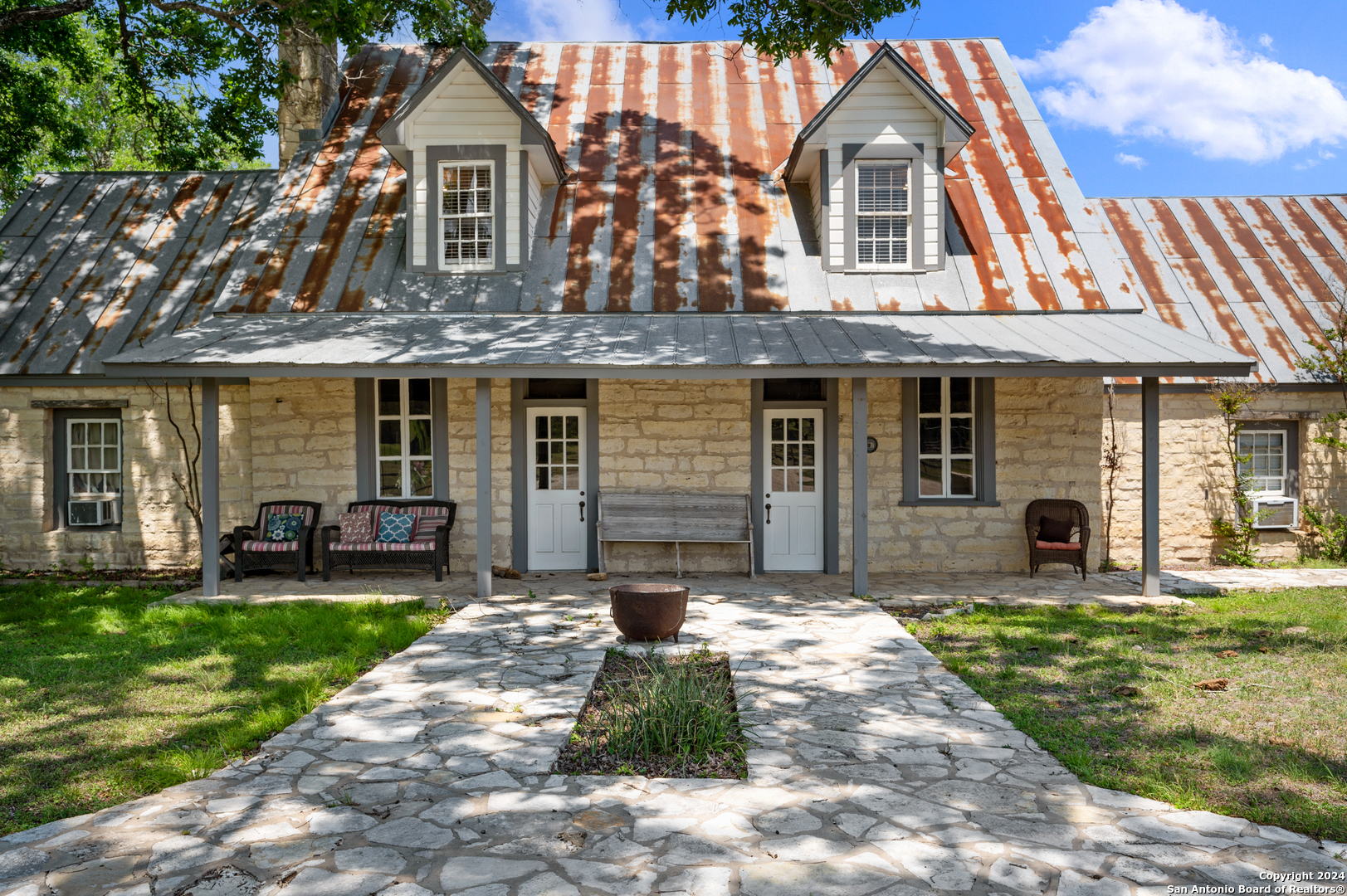 main property photo 6