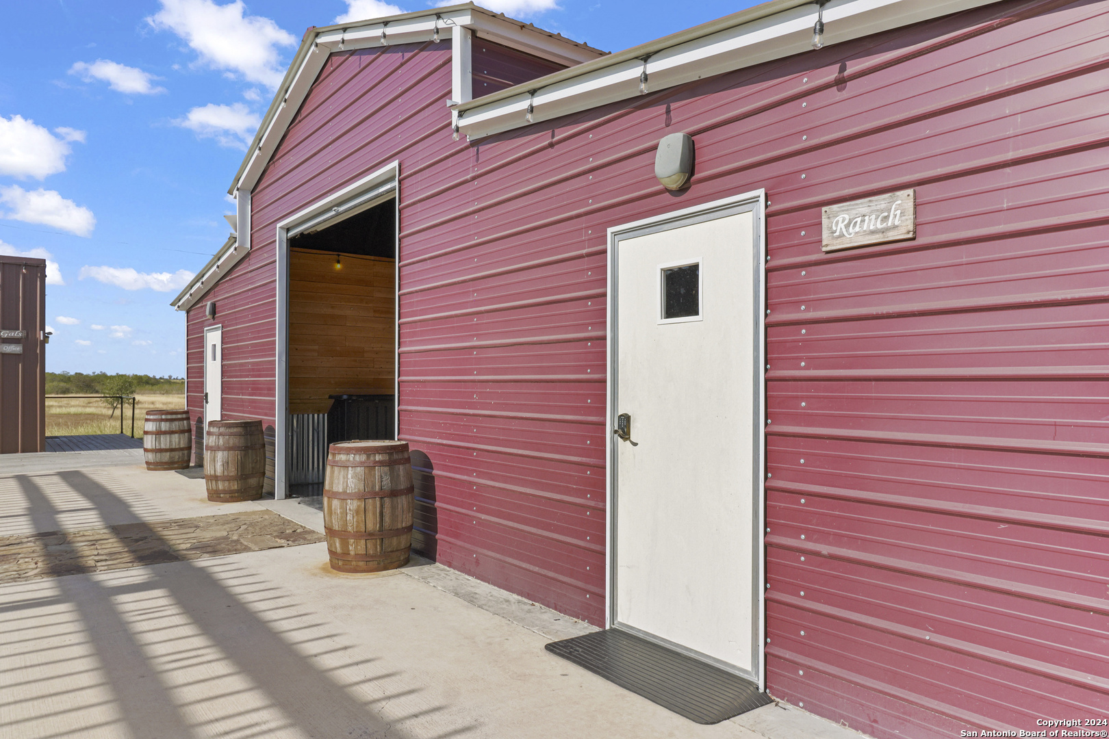main property photo 40