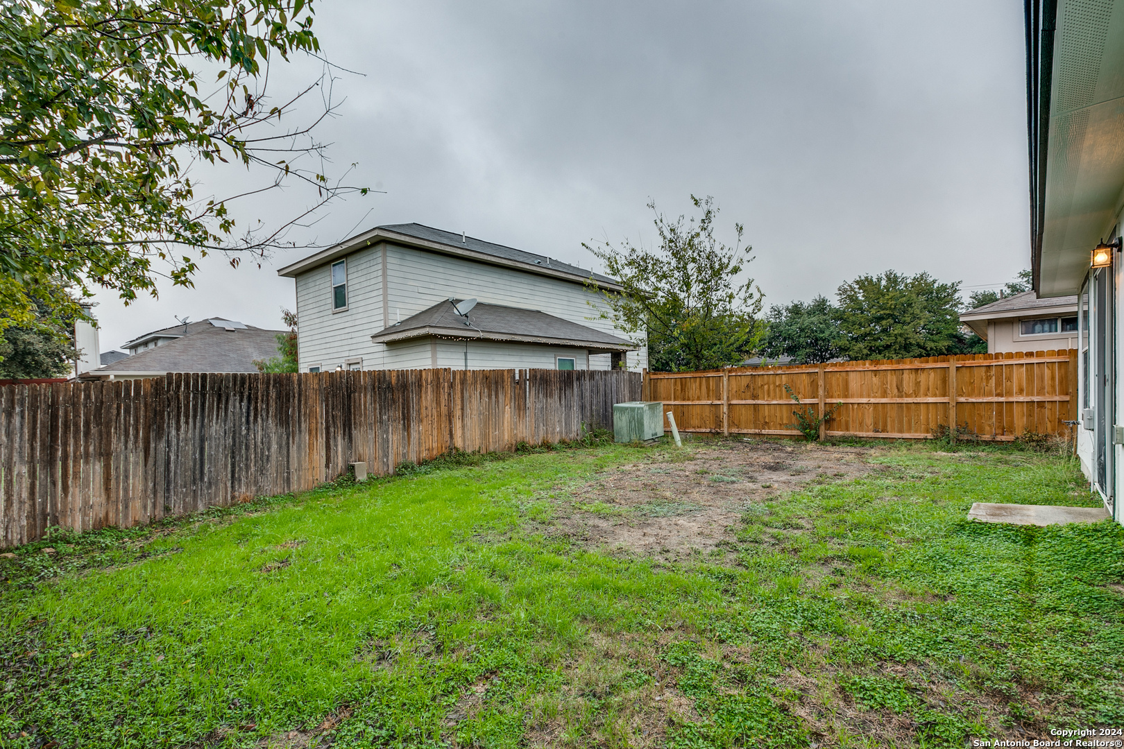 main property photo 12
