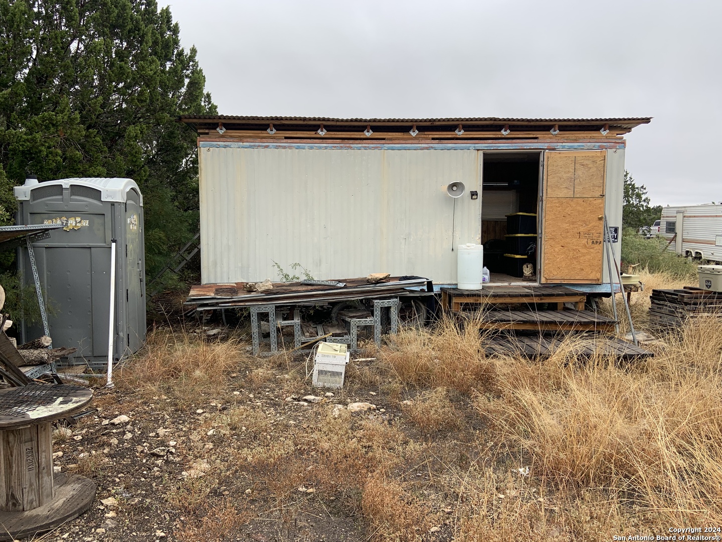 main property photo 25
