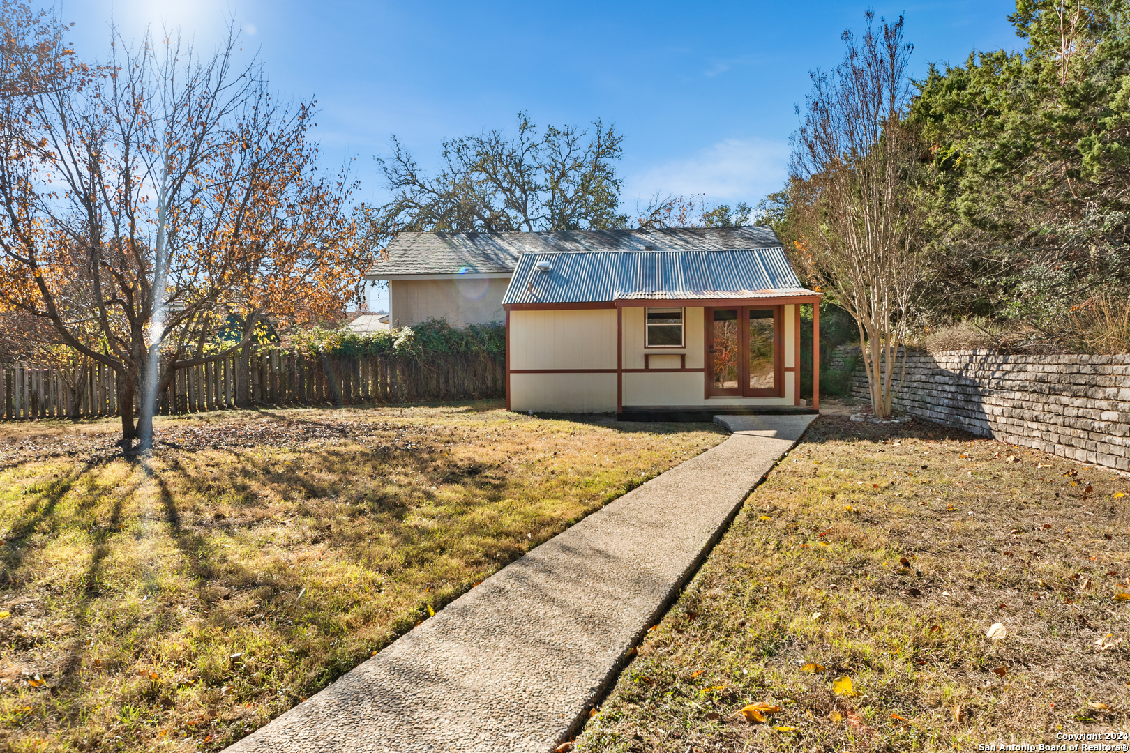main property photo 39