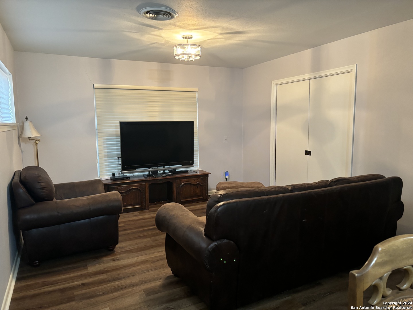 property viewer photo 1