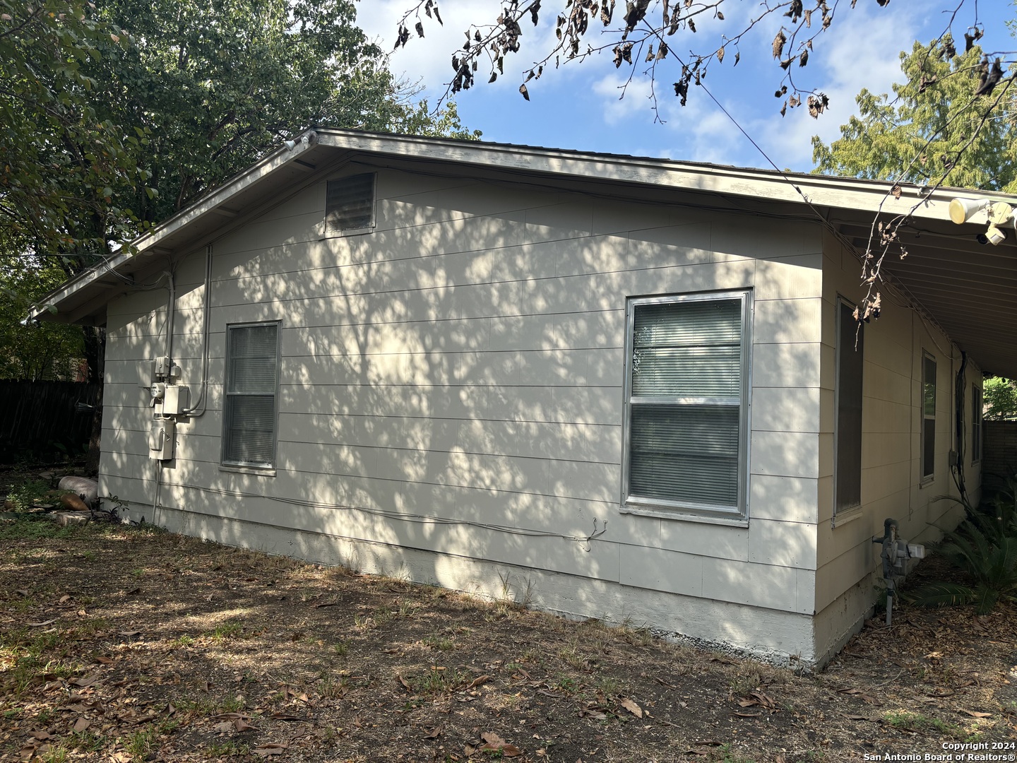 property viewer photo 18