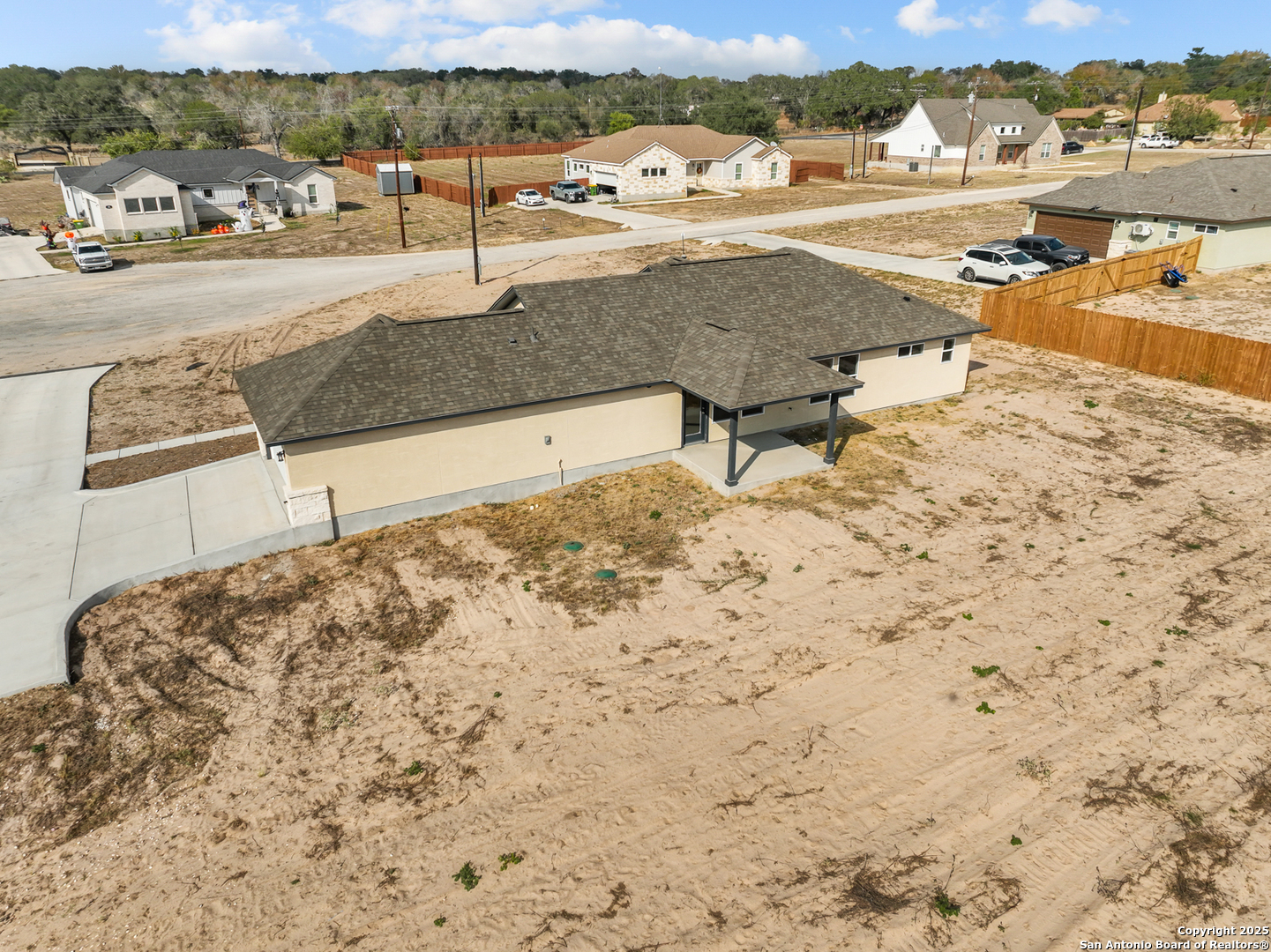 main property photo 40