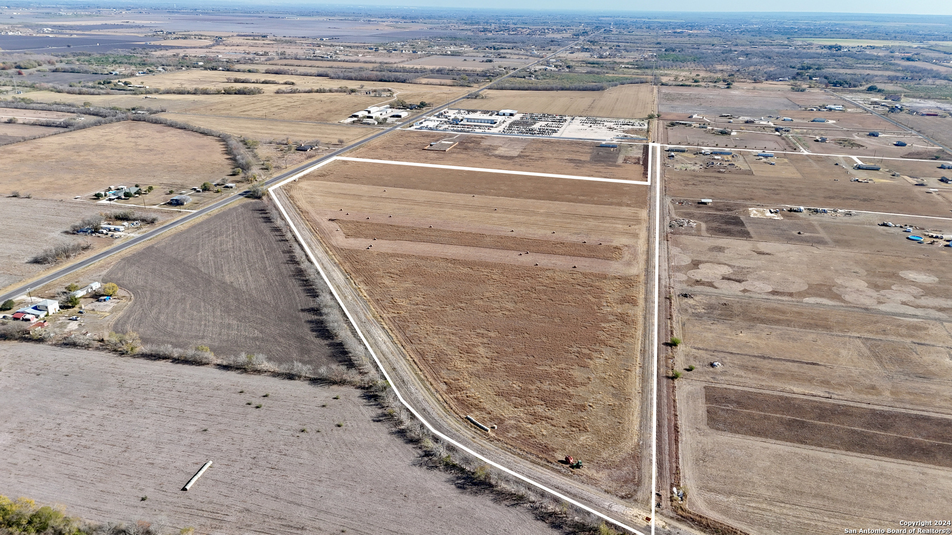 main property photo 3