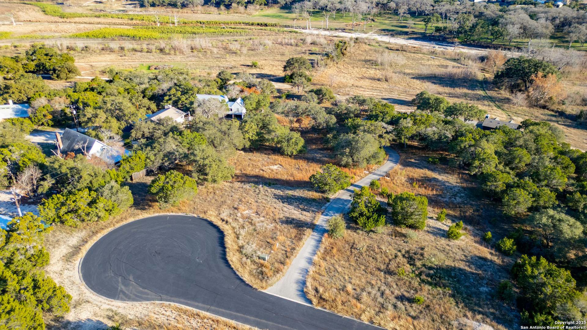 main property photo 9