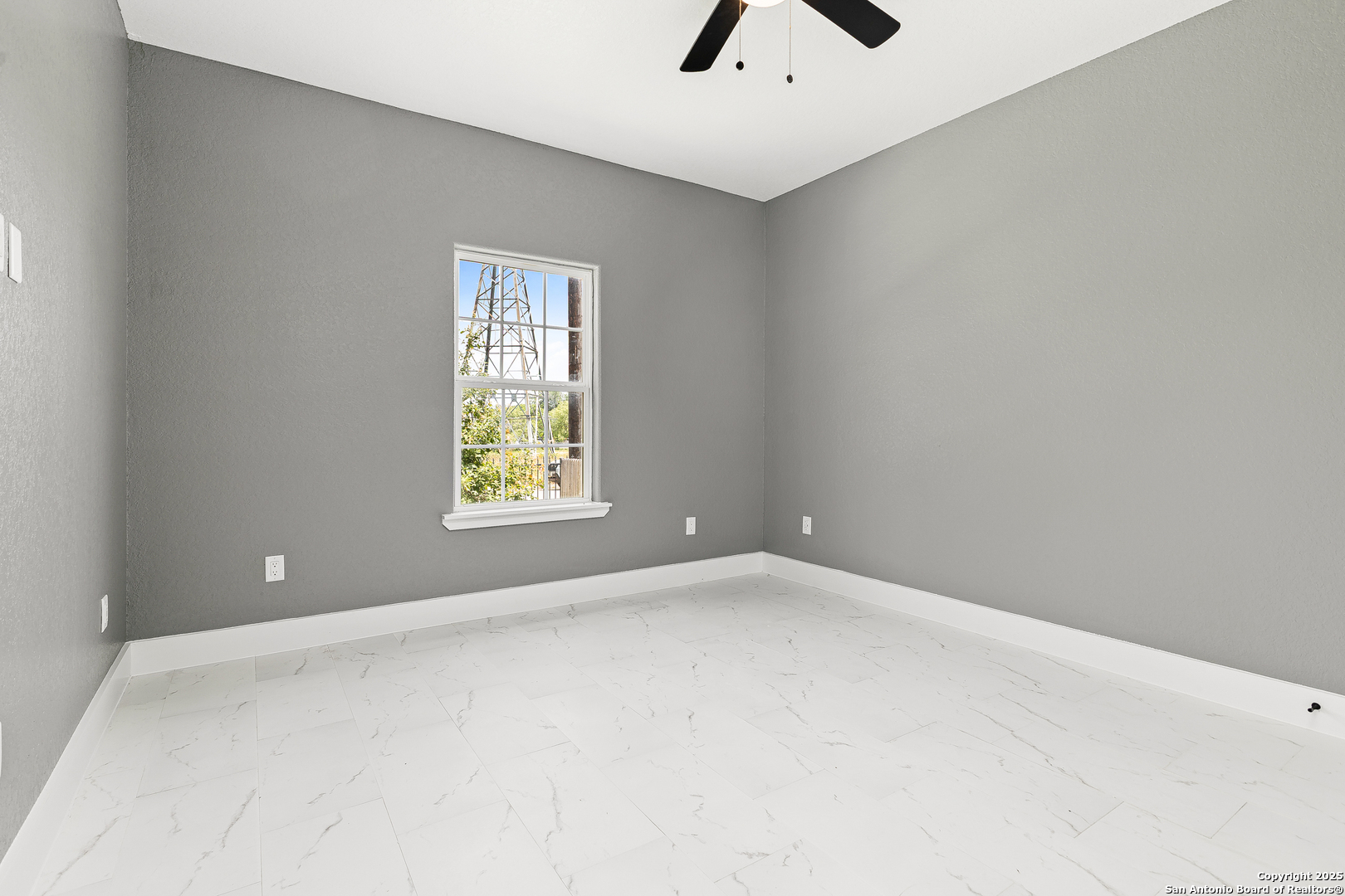 property viewer photo 18