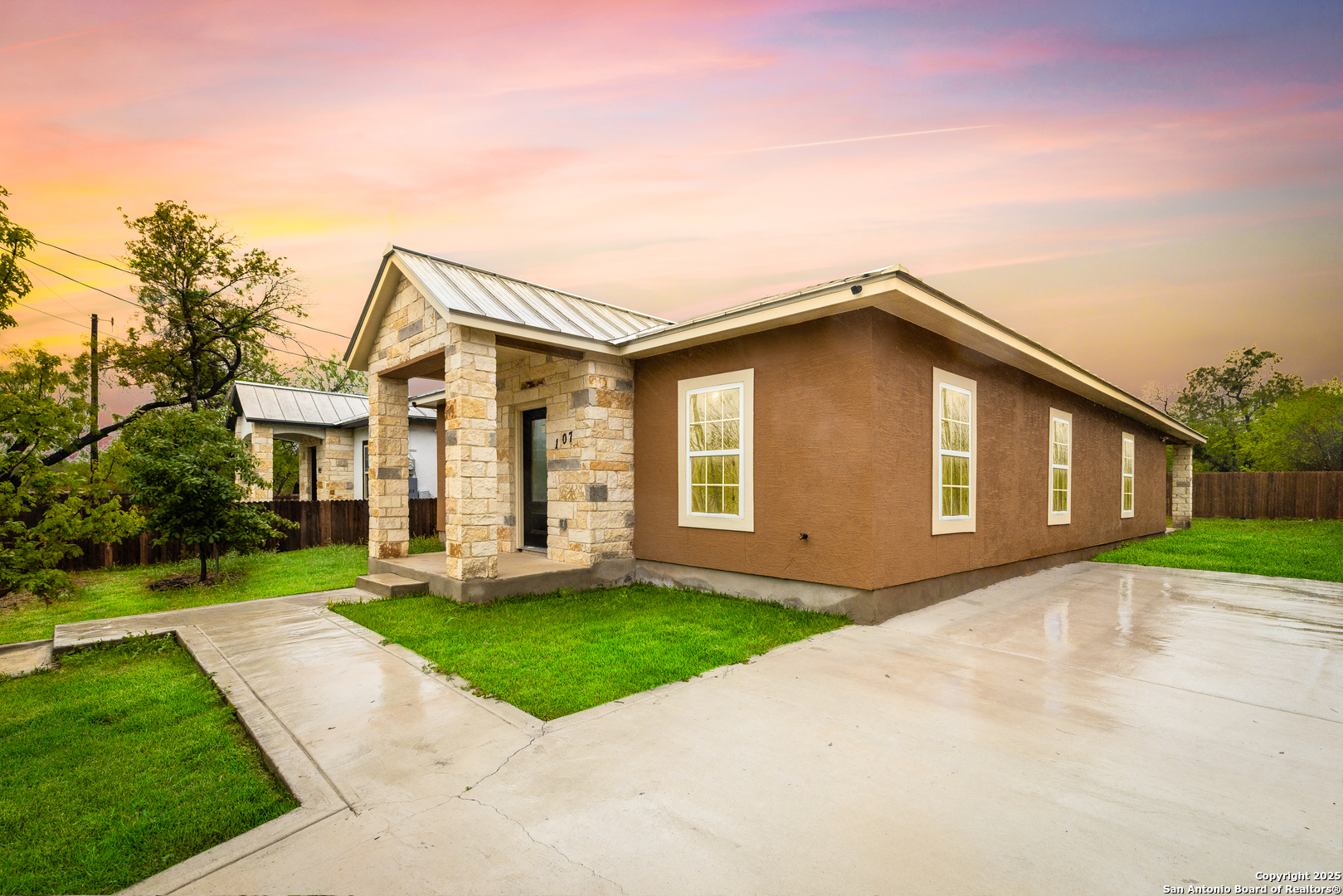 property viewer photo 2