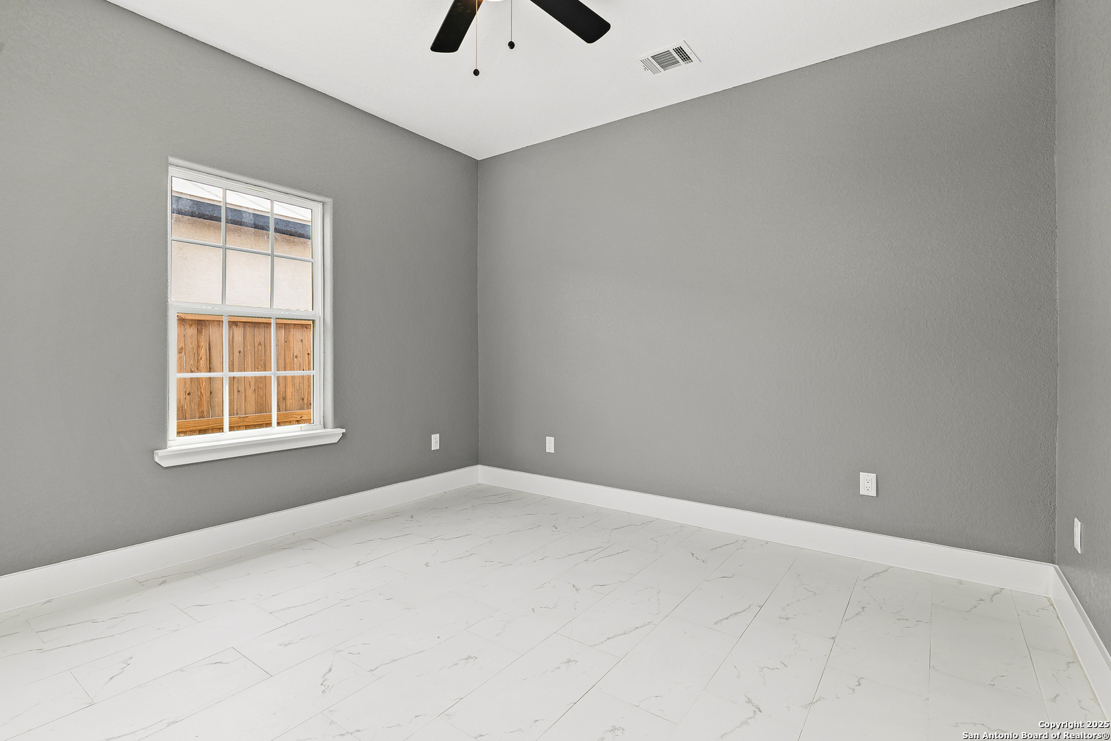 property viewer photo 22