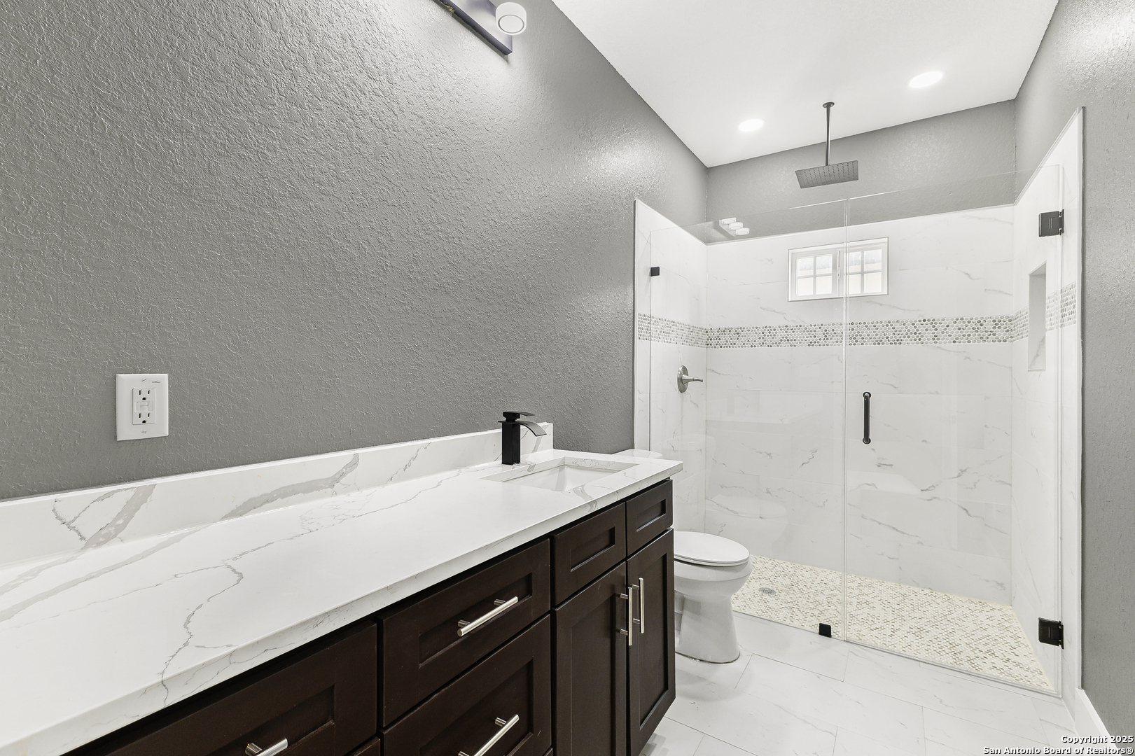 property viewer photo 24