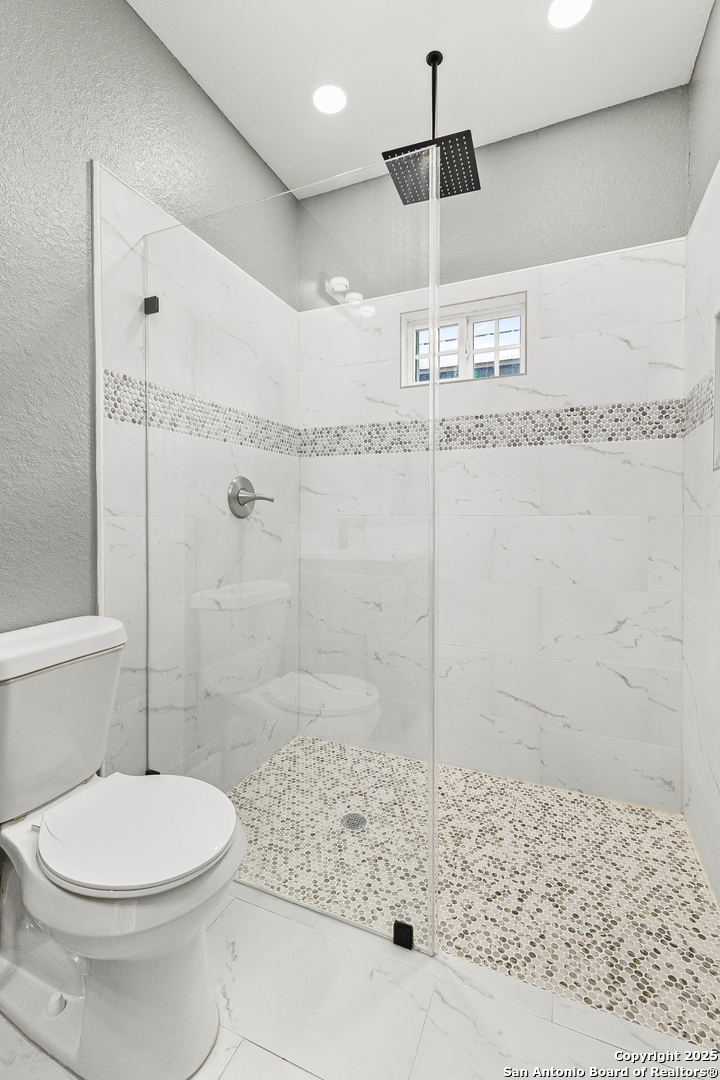 property viewer photo 25