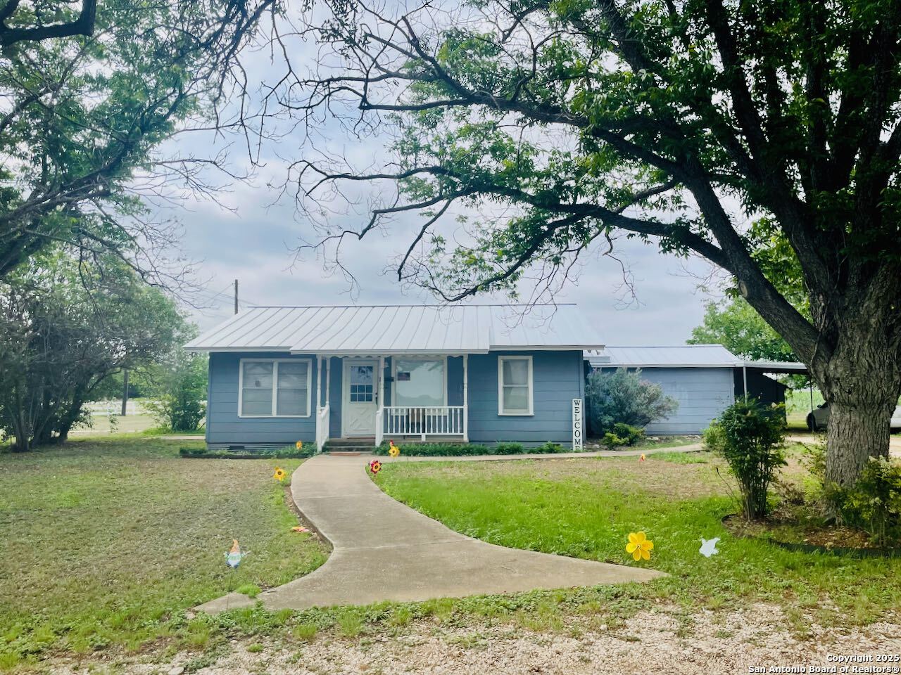 main property photo 8