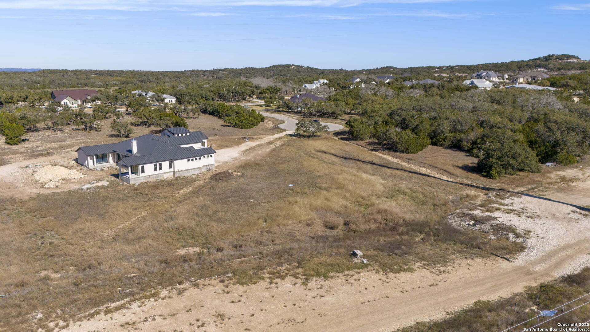 main property photo 8