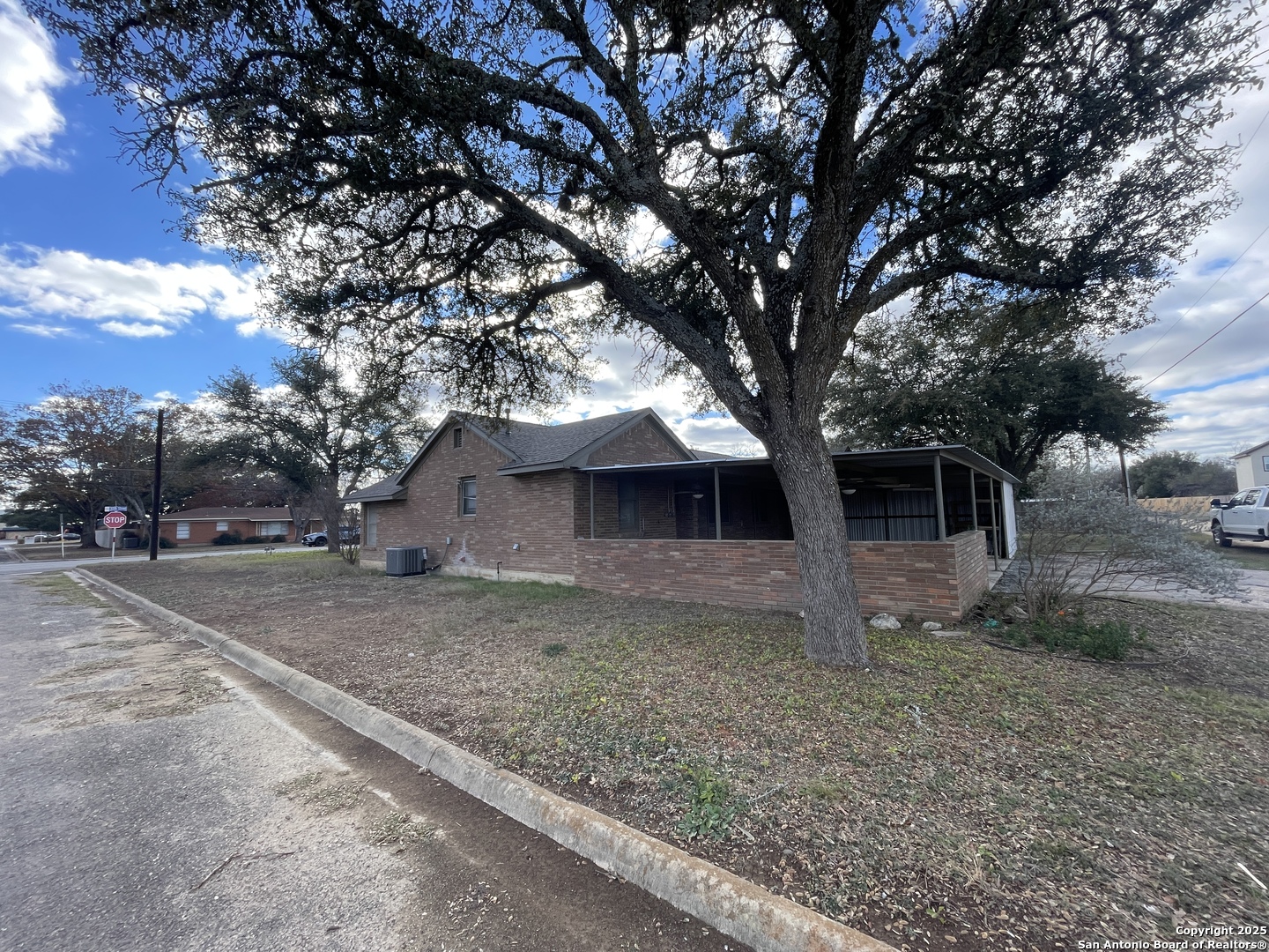 main property photo 23