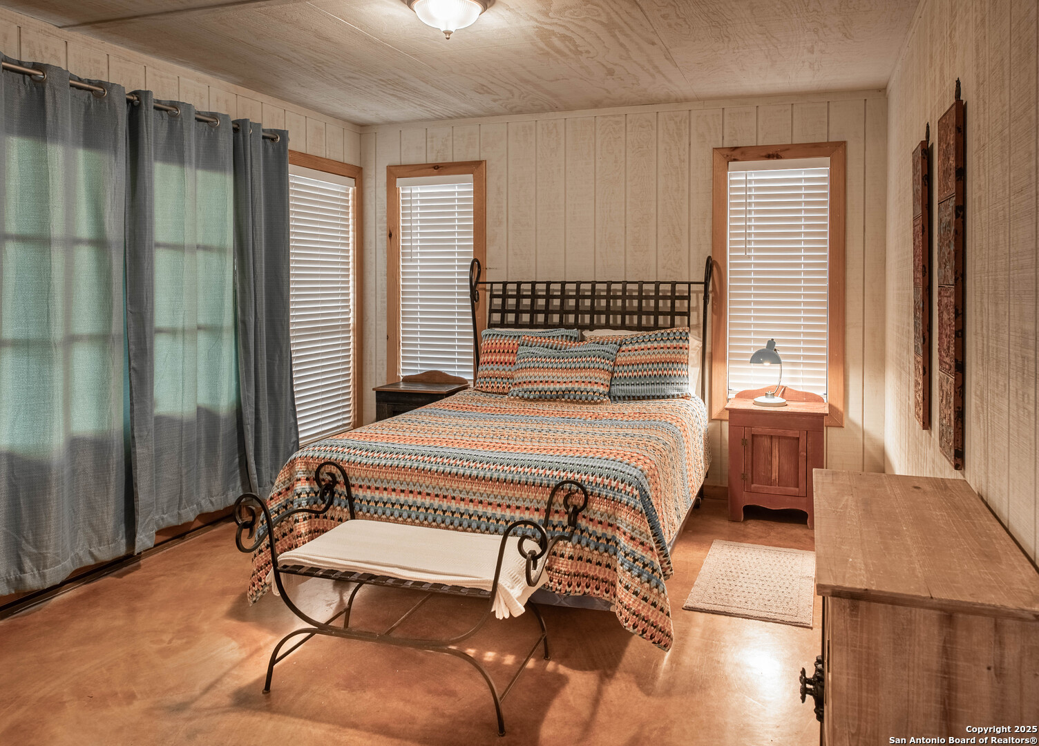 main property photo 13