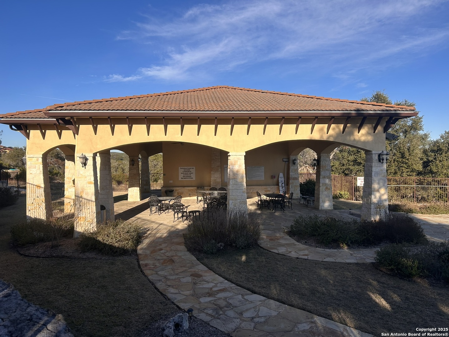 main property photo 17