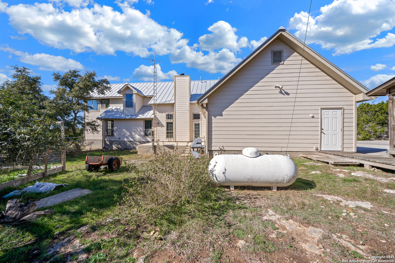 main property photo 33