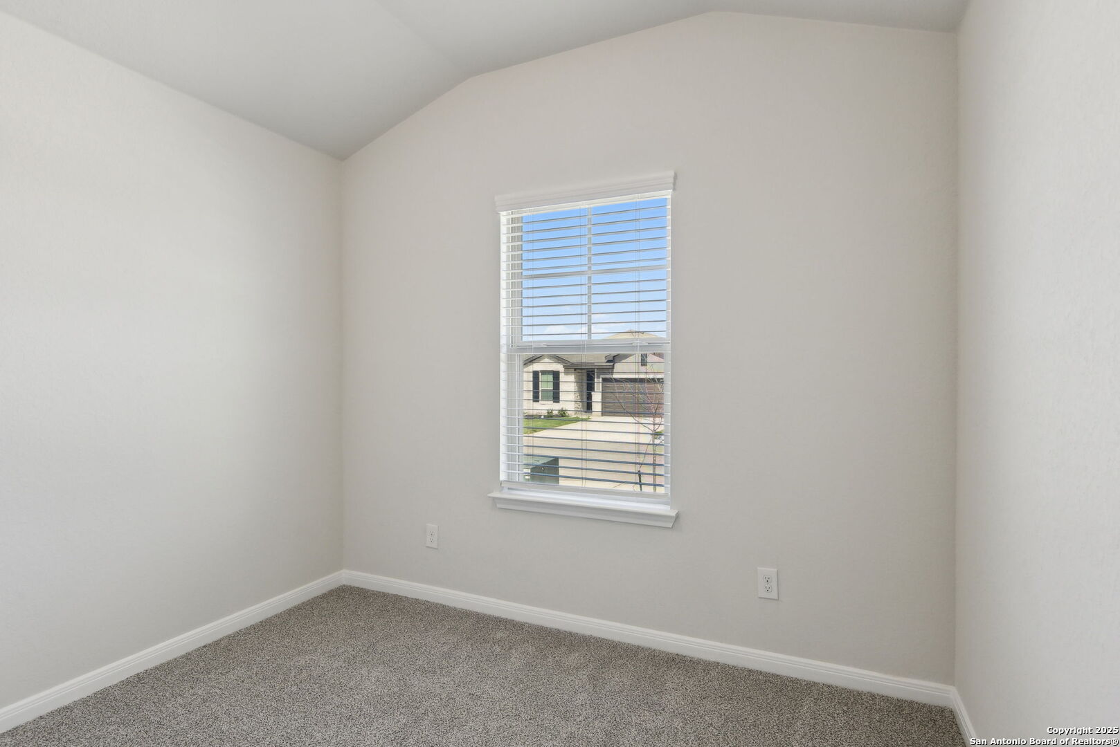 property viewer photo 14