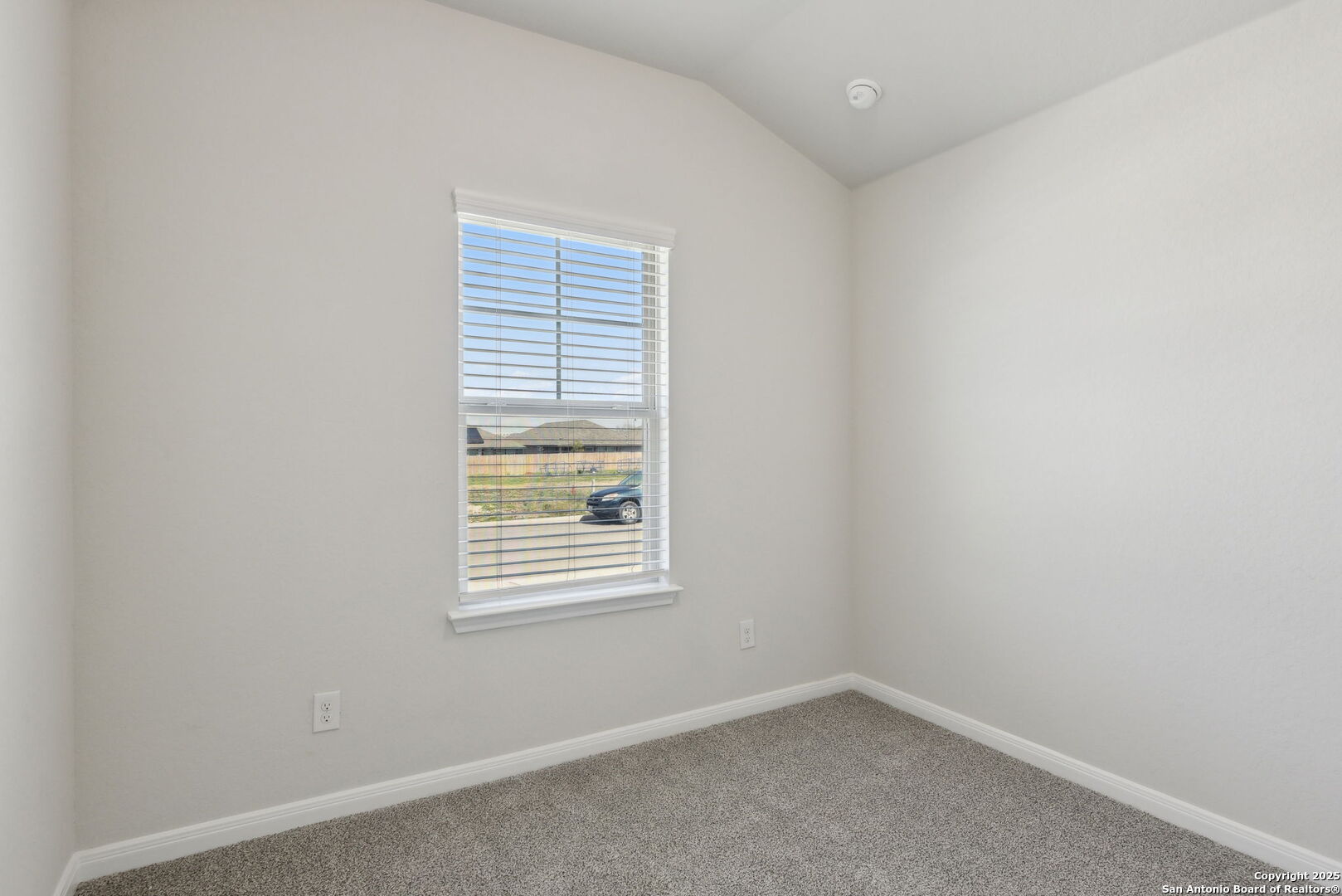 property viewer photo 15