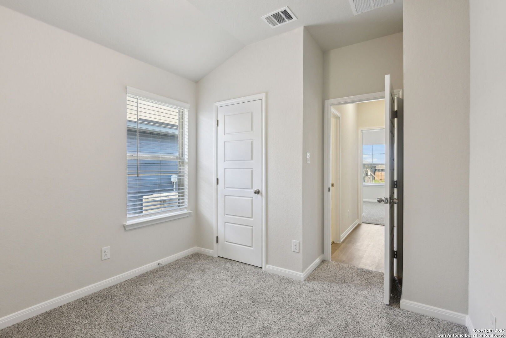property viewer photo 17