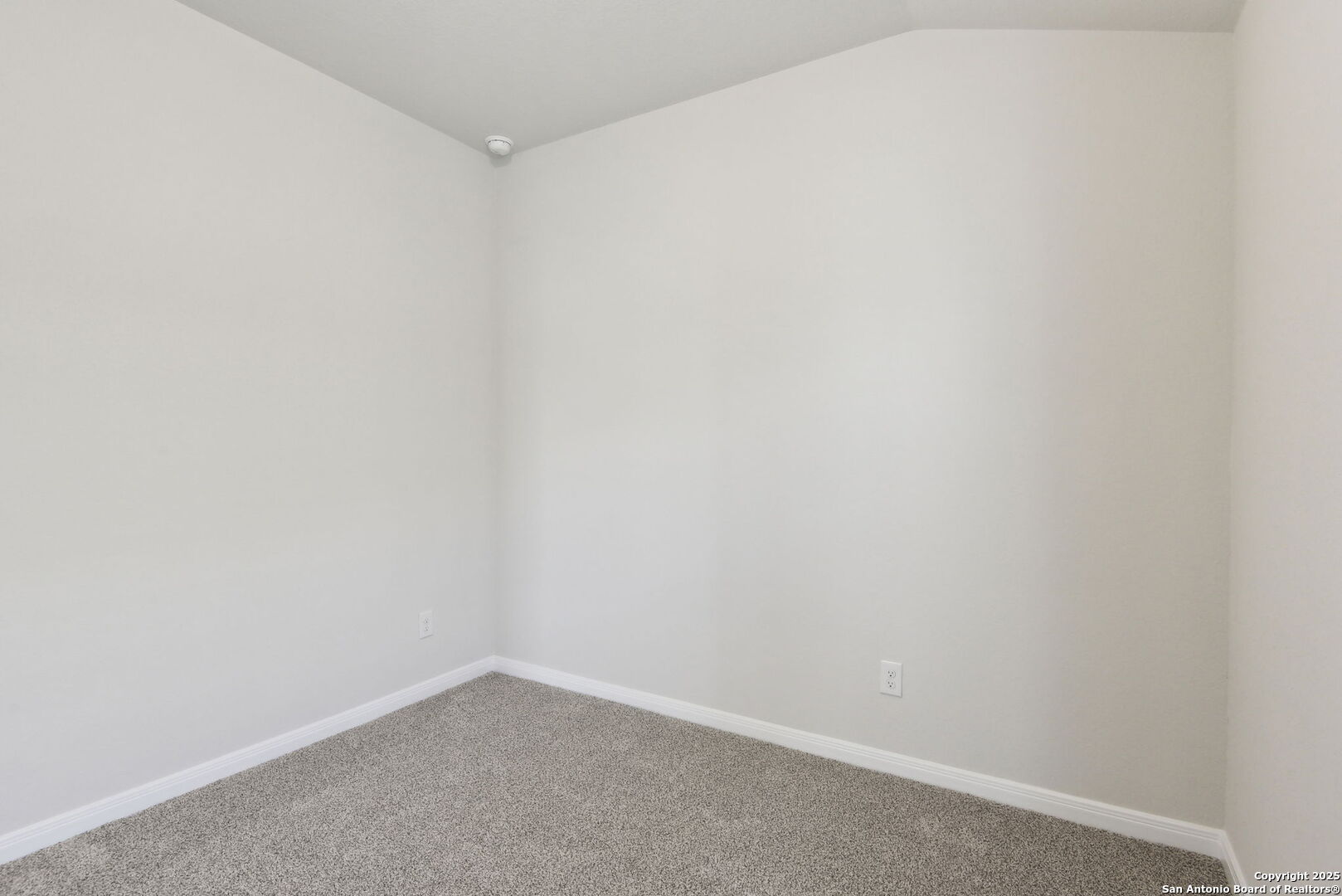 property viewer photo 19