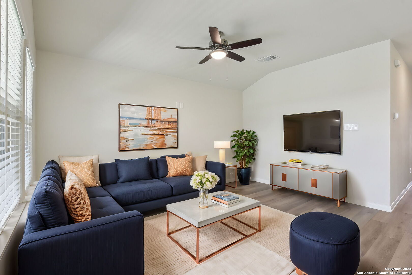 property viewer photo 23