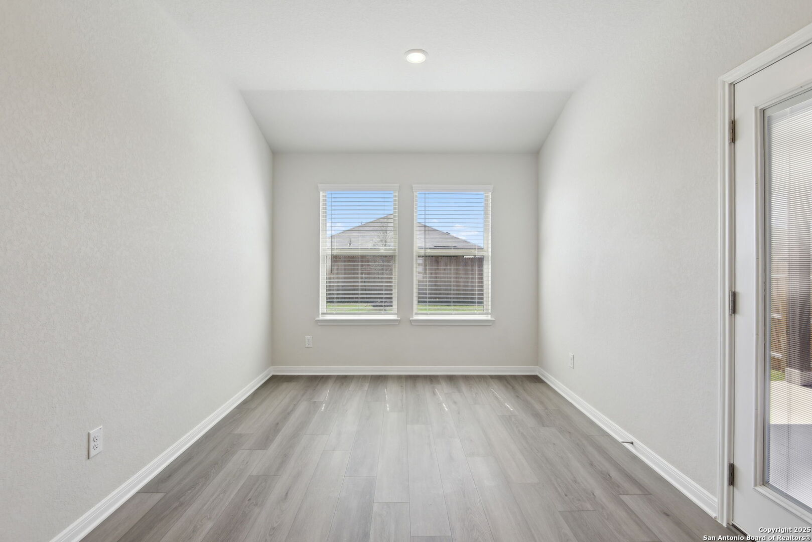 property viewer photo 28