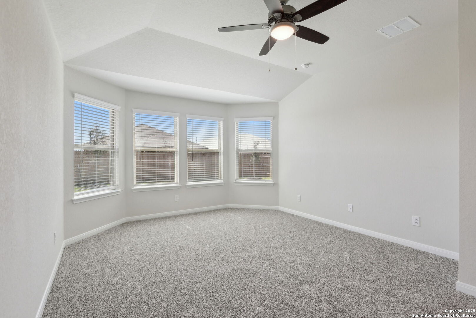 property viewer photo 30