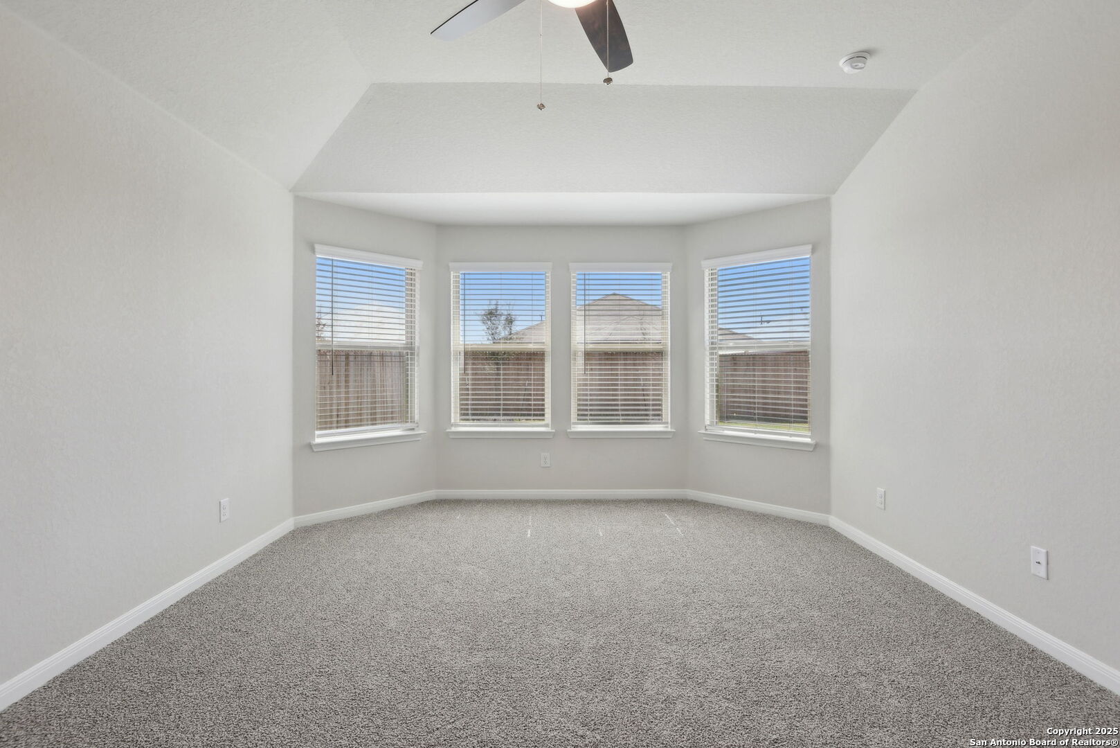 property viewer photo 31