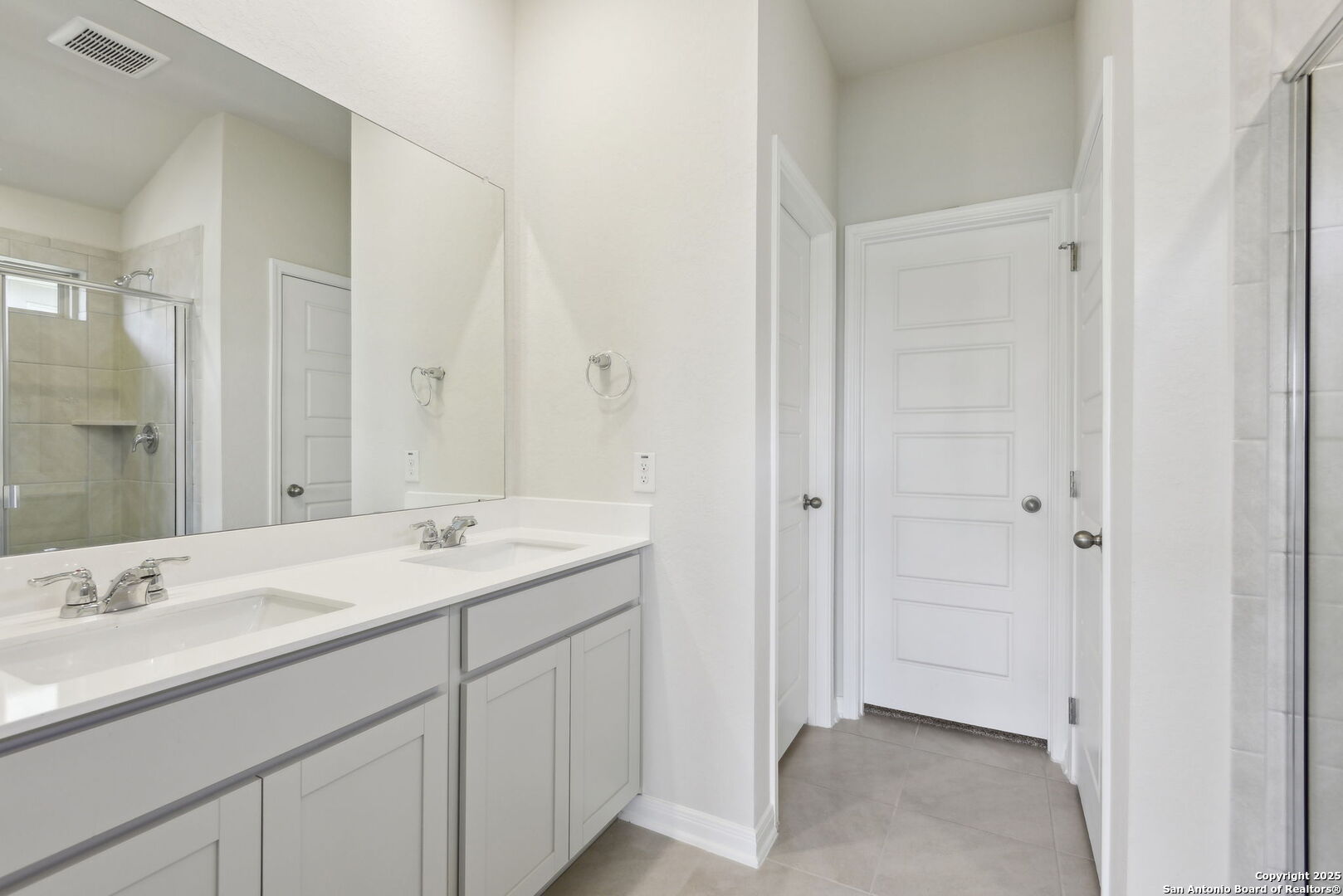 property viewer photo 33