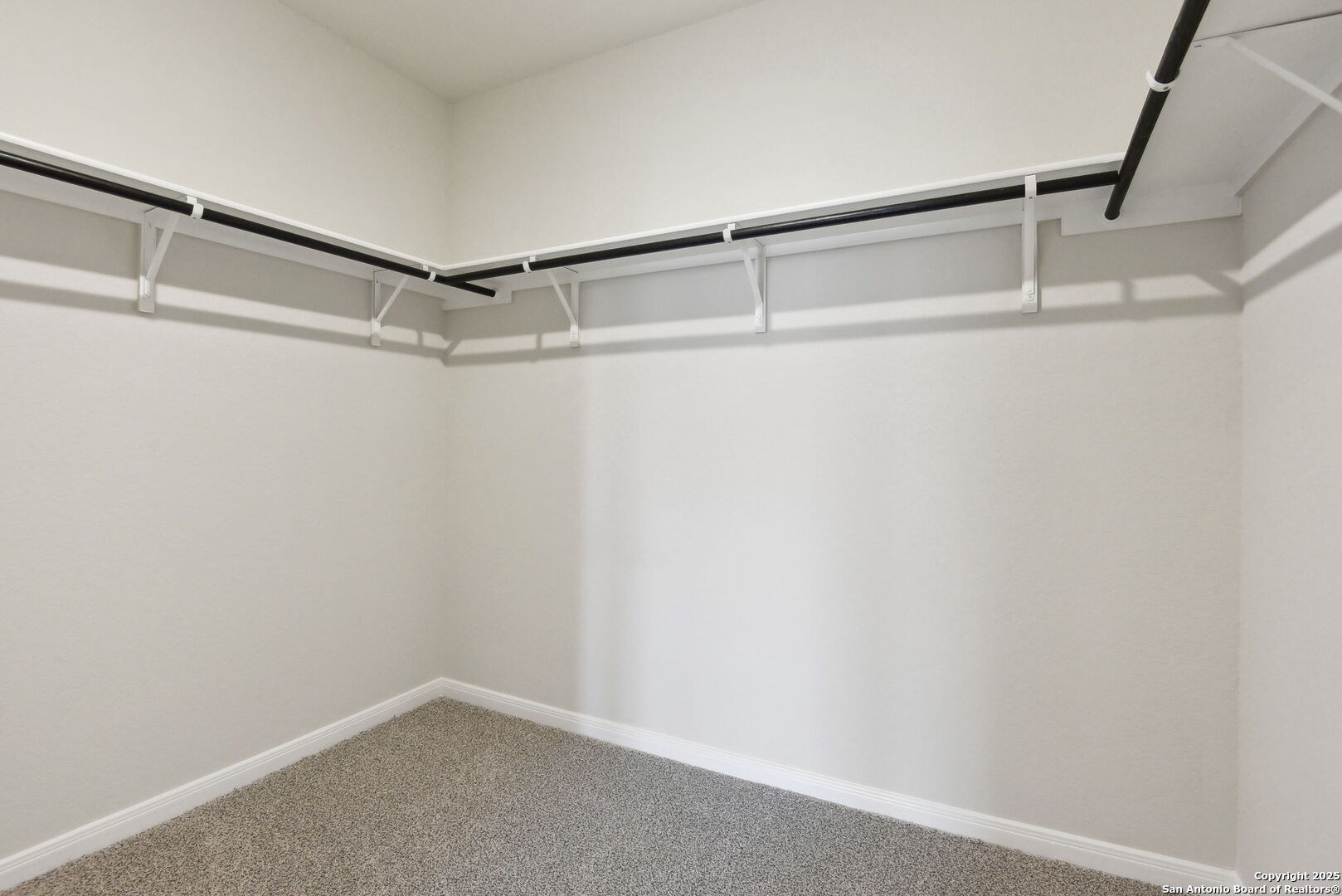 property viewer photo 35