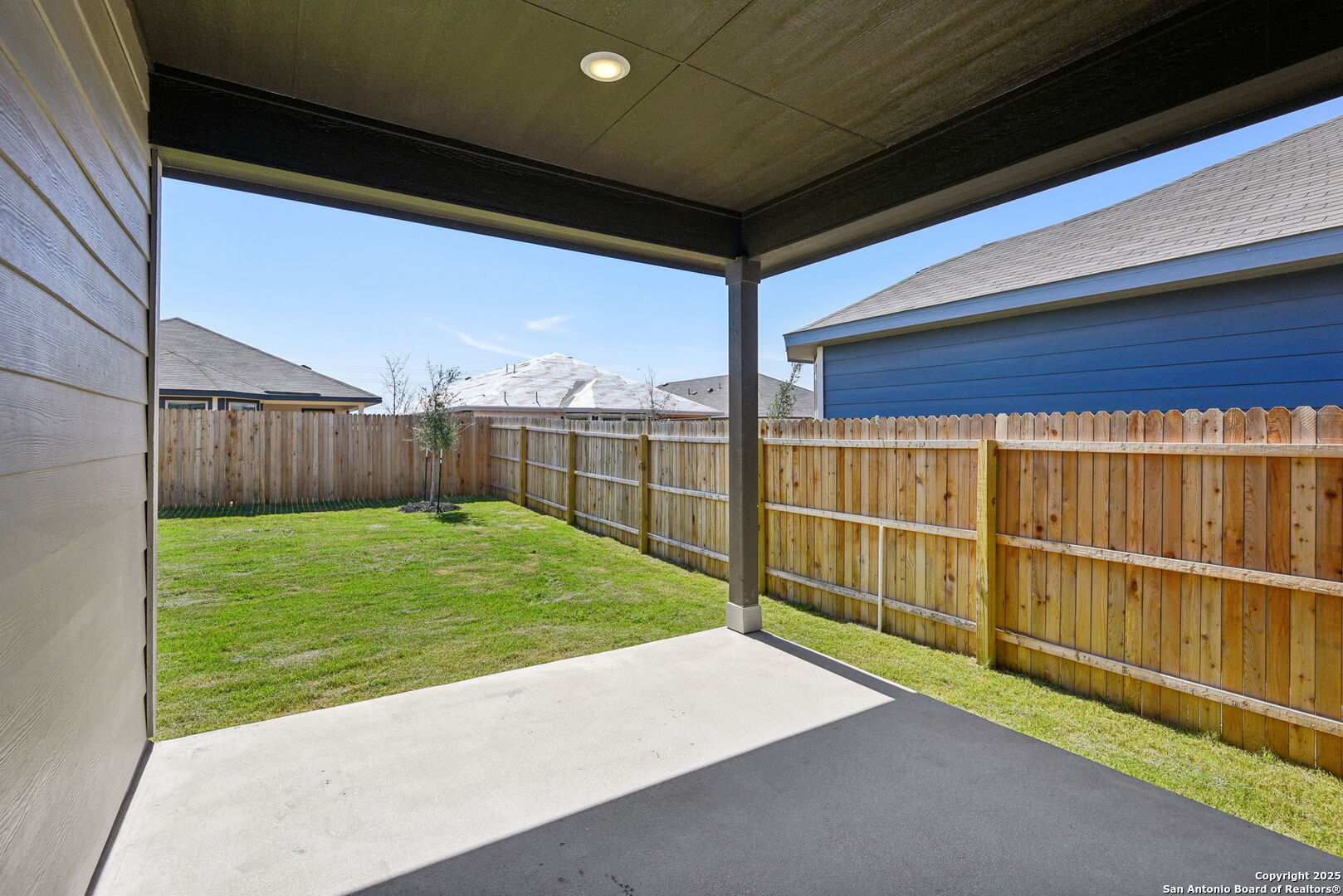 property viewer photo 36