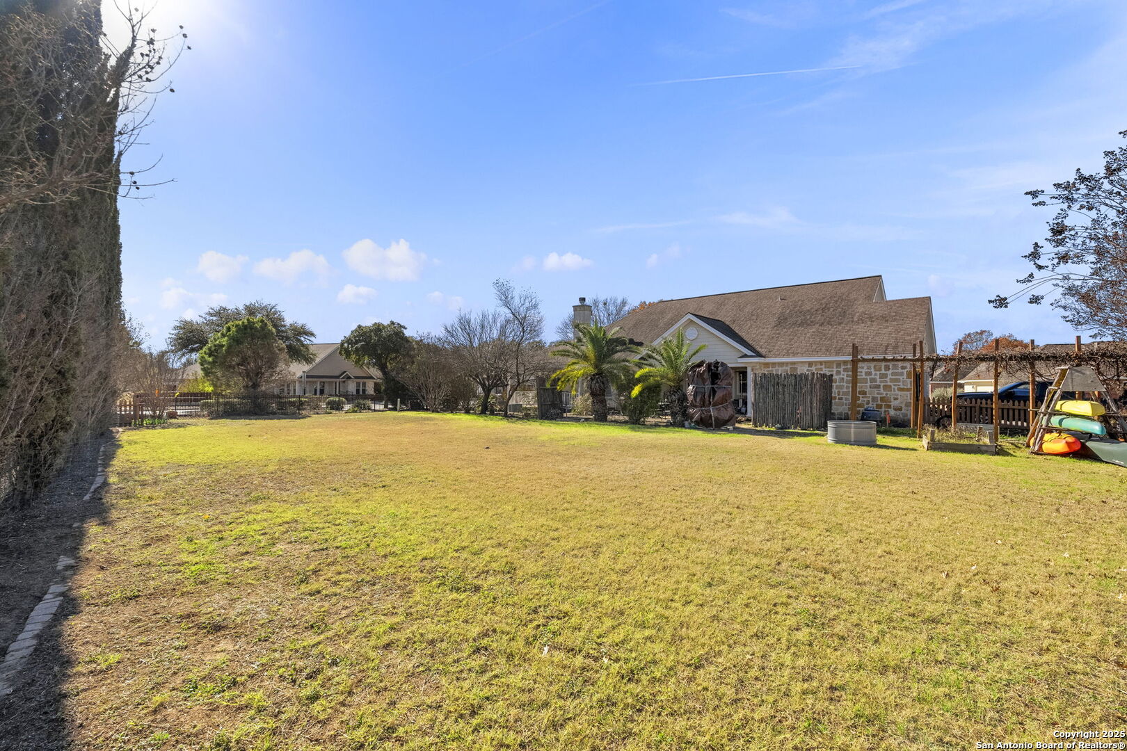 main property photo 13