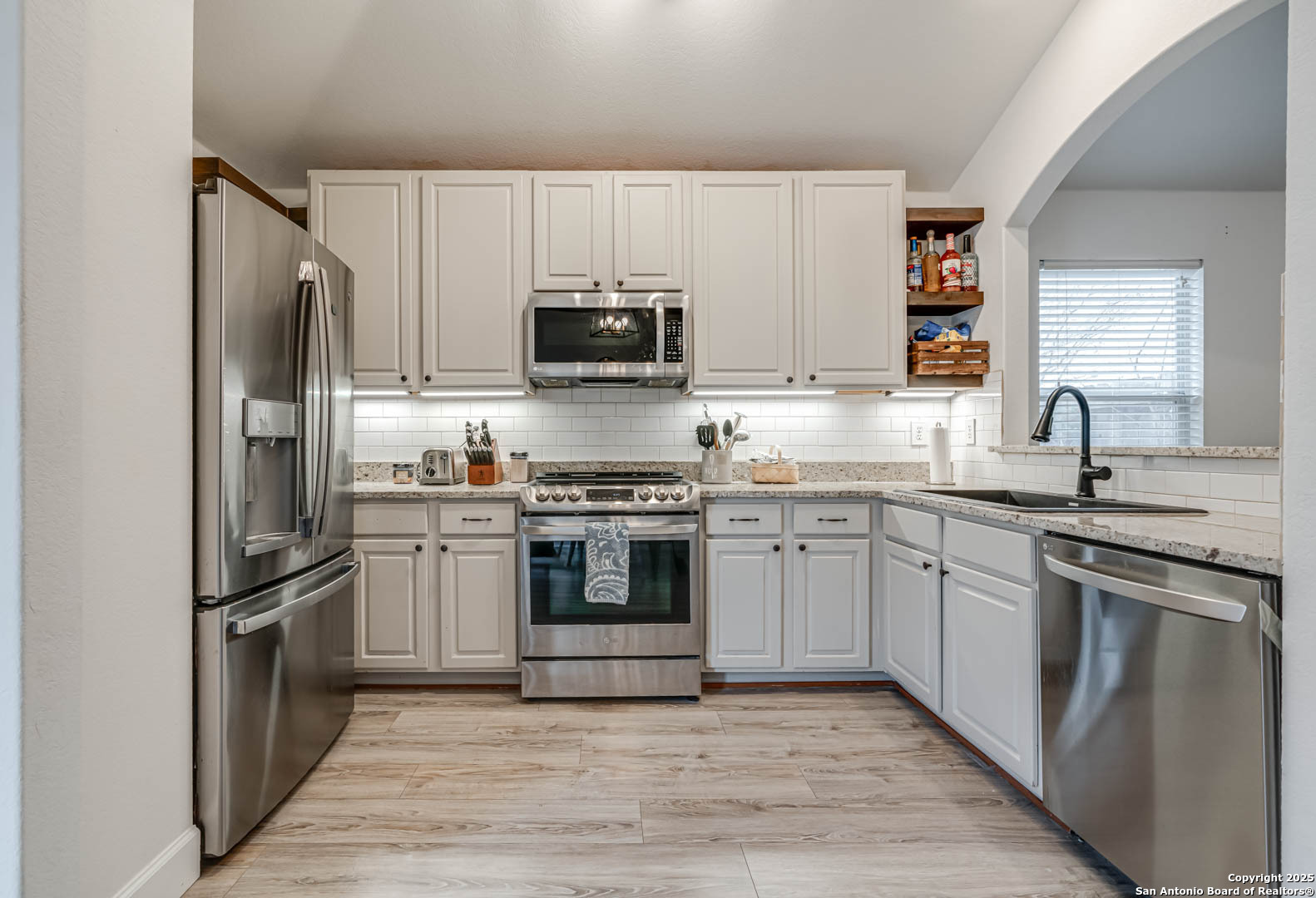 main property photo 11