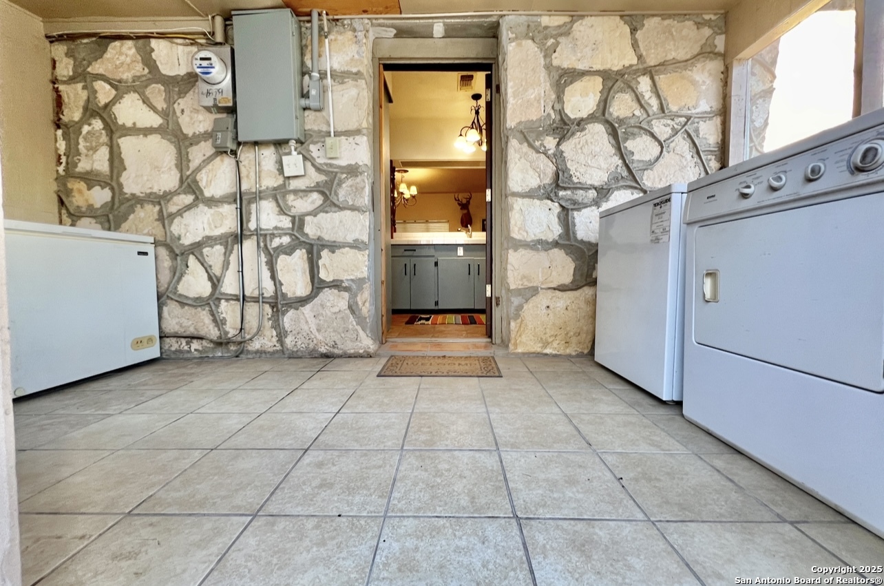 property viewer photo 25