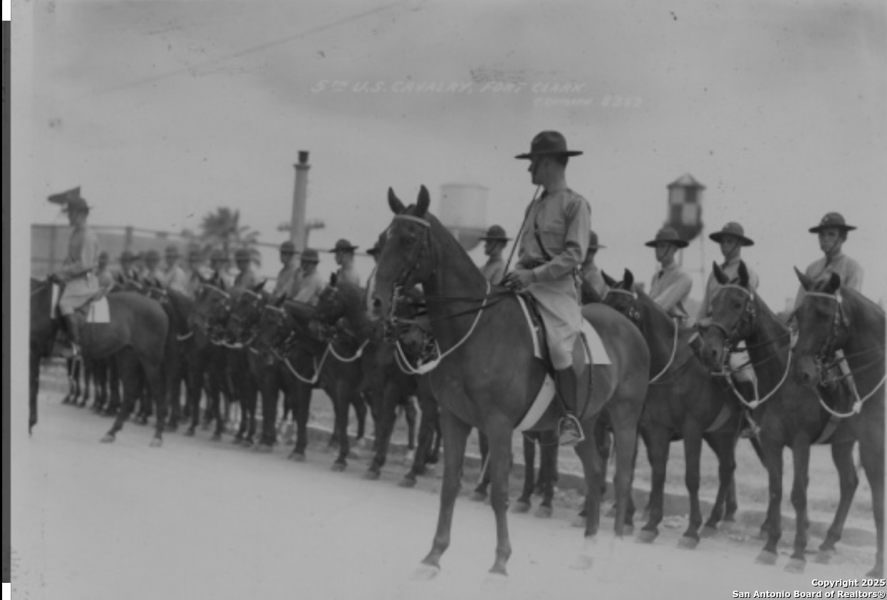 property viewer photo 44