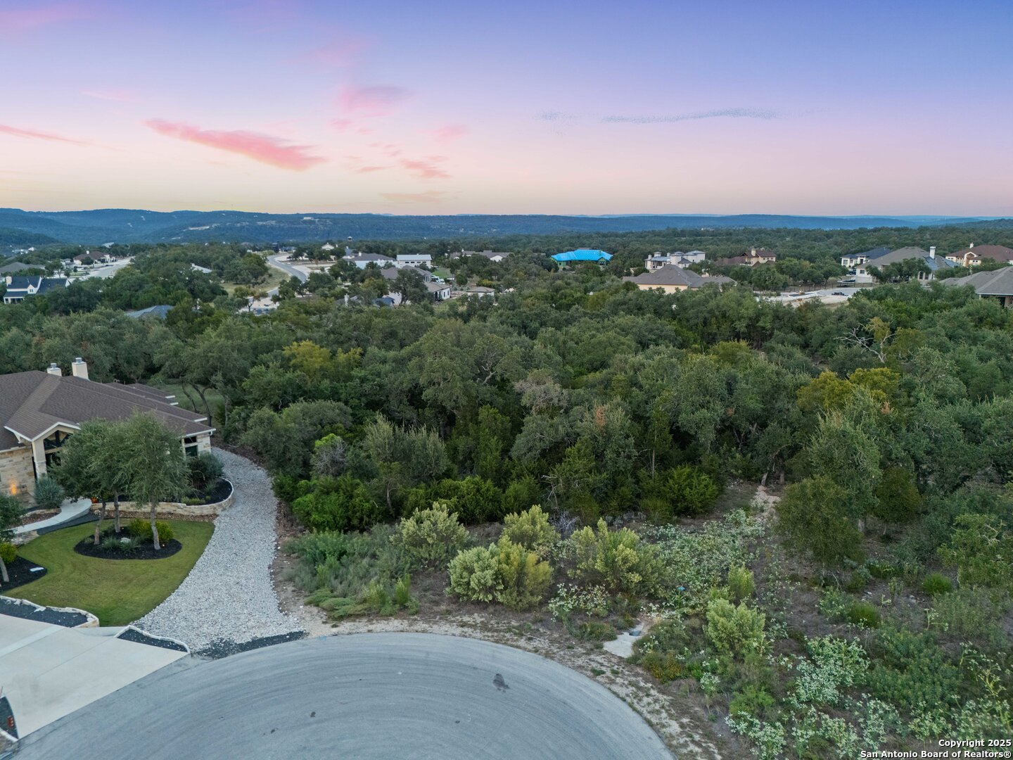 main property photo 10
