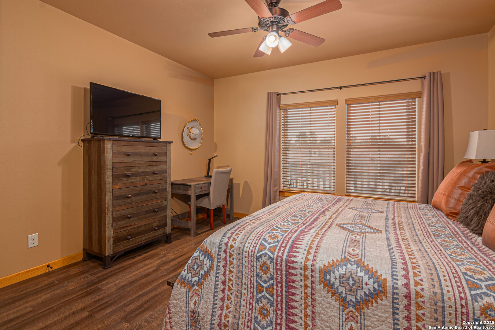 main property photo 11